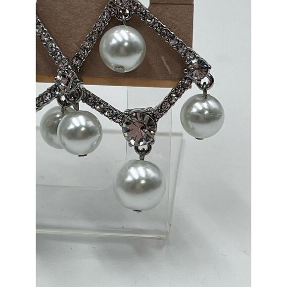 Kenneth Jay Lane White Pearl Crystal Silver‎ Tone Chandelier Clip Earrings New - Picture 6 of 14